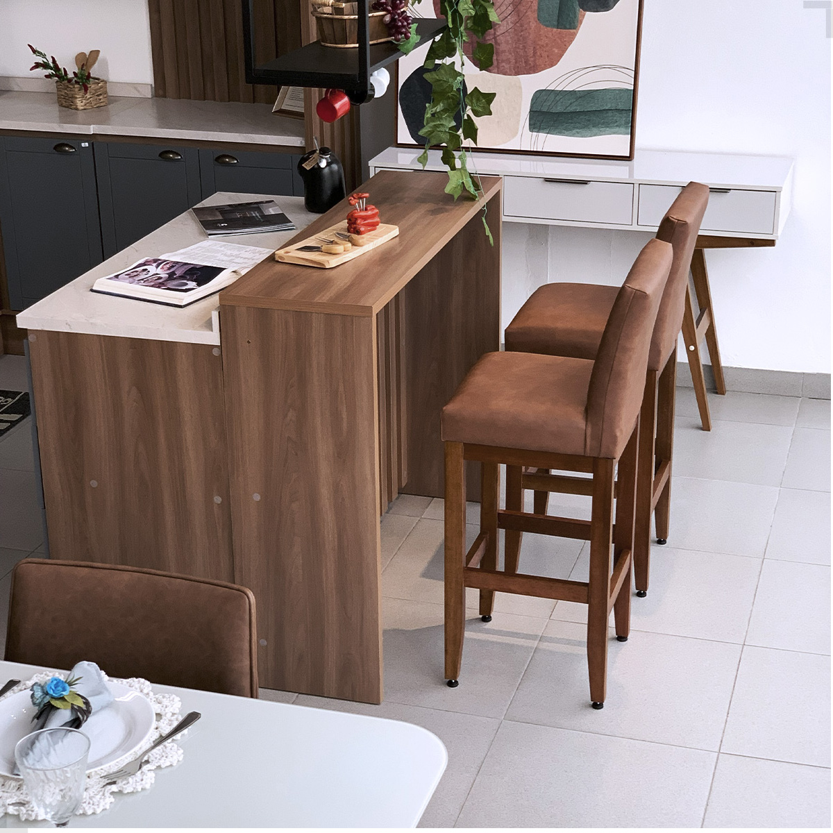 Como encontrar o equilíbrio entre estilo e conforto com uma banqueta alta estofada?
